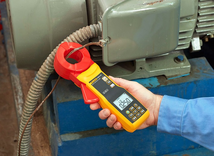clamp-on ground resistance tester