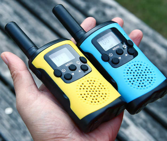 tech gift walkies talkies  