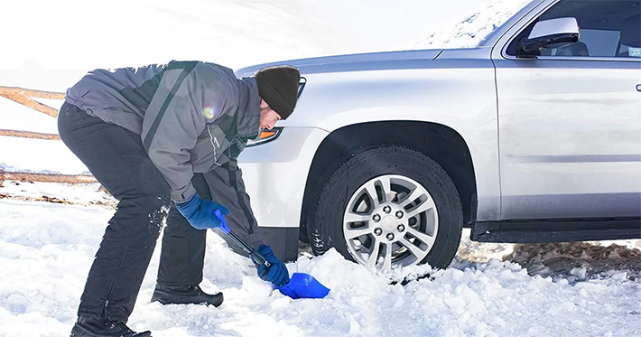 Extendable-Snow-Shovel