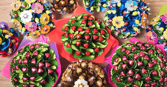 Edible gifts bouquets with chocolate for Christmas