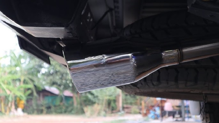 Exhaust on Dmax