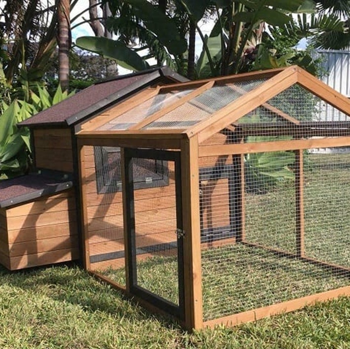 Carmine Rabbit Hutch & Run