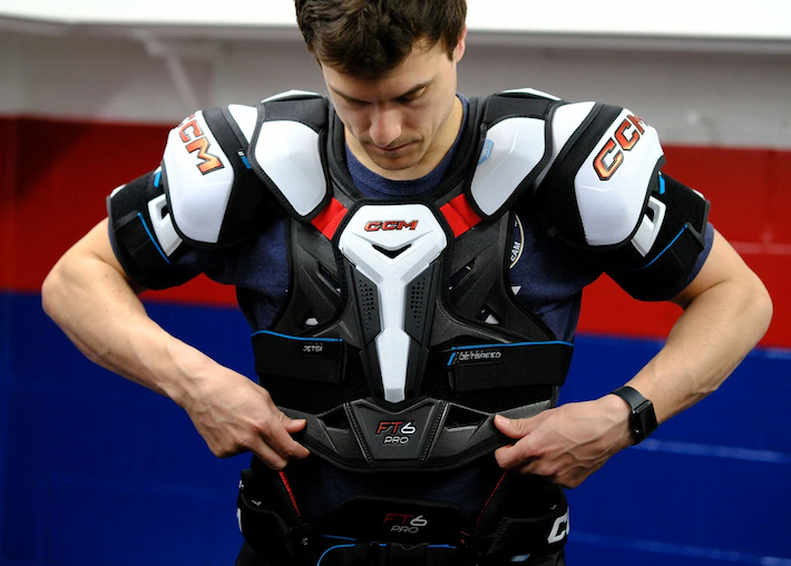 jetspeed_line_shoulder_pads